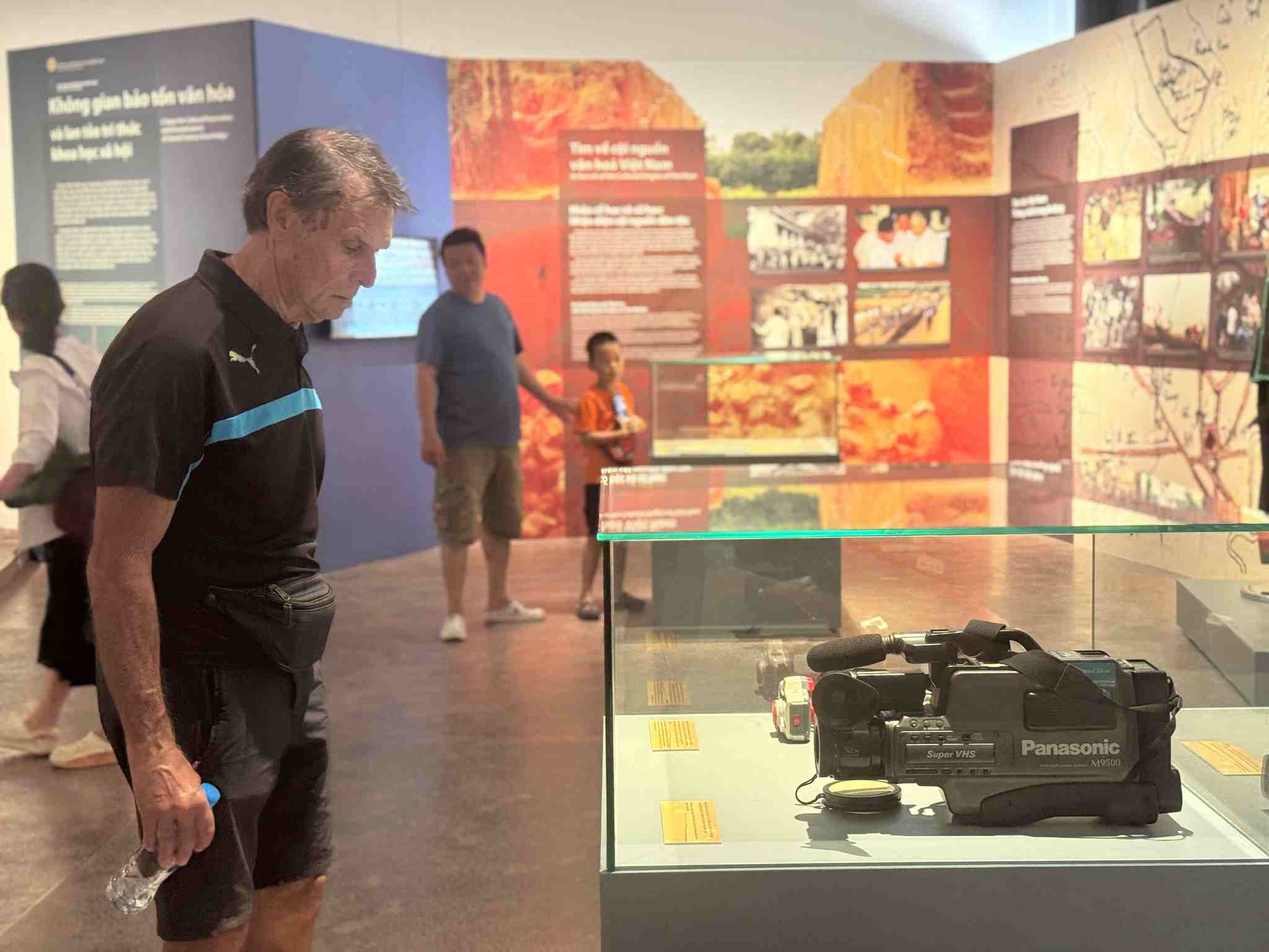 Sự kiện thu hút sự quan tâm của nhiều du khách nước ngoài. Ảnh: BTDTHVN