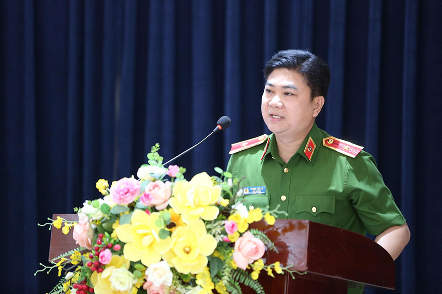 Thiếu tướng Dương Đức Hải phát biểu chỉ đạo tại Hội nghị. Ảnh: Cục Cảnh sát PCCC và CNCH