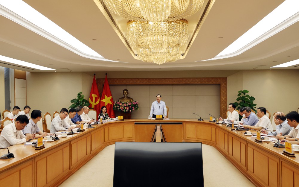 Cuộc họp đề xuất sắp xếp lại tổ chức Đảng tại doanh nghiệp, ngân hàng. Ảnh: VGP