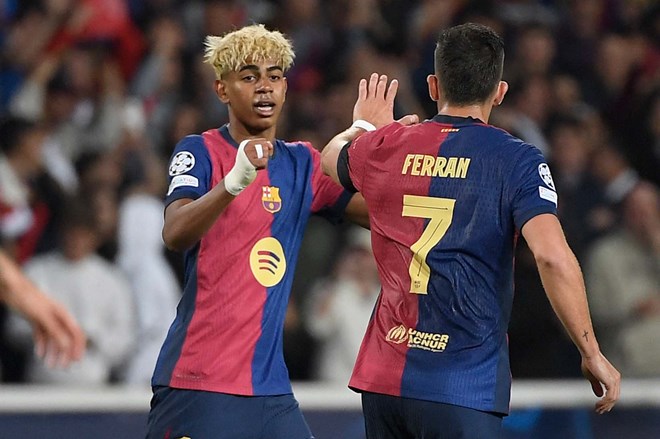 Yamal và Ferran Torres đã thi đấu nỗ lực nhưng vẫn chưa đủ.  Ảnh: AFP