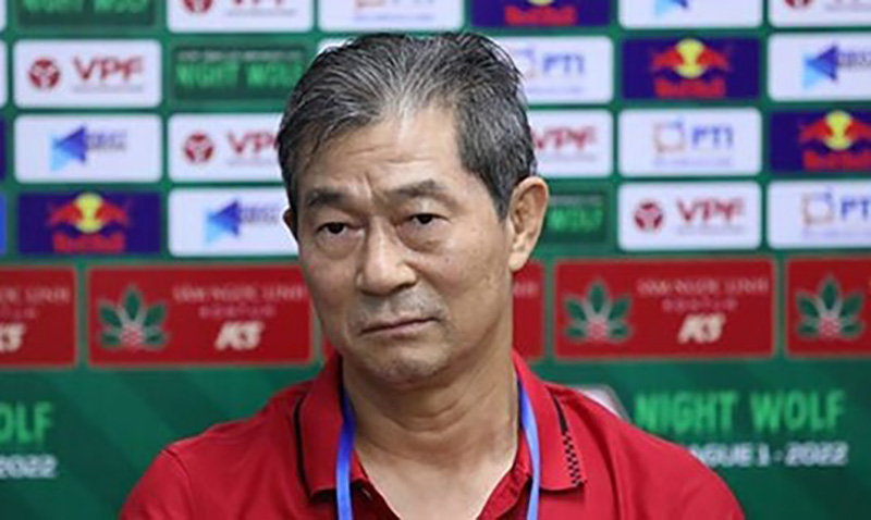 El entrenador Bae Ji-won dirigirá el club Ninh Binh. Foto de : VPF