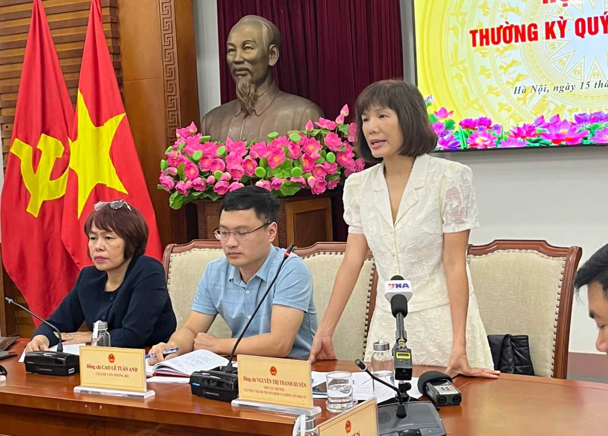 Bà Nguyễn Thị Thanh Huyền - Phó Cục trưởng Cục Phát thanh, Truyền hình và Thông tin điện tử phát biểu tại họp báo. Ảnh: Chí Long