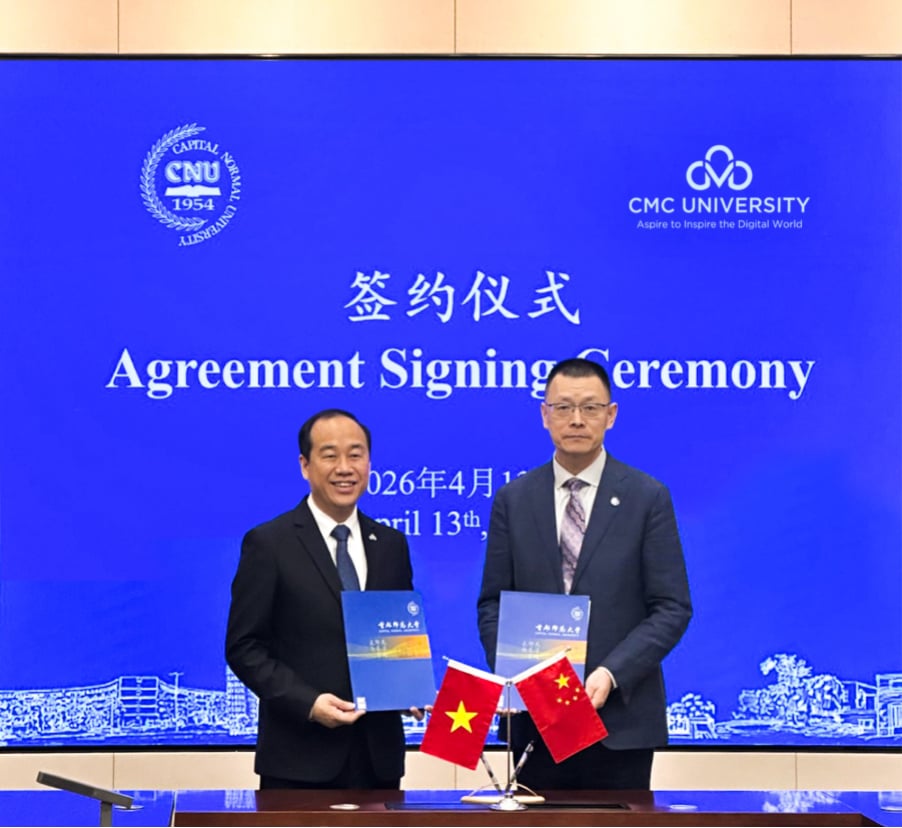 Đại diện Trường Đại học CMC và Đại học Sư phạm Thủ đô (CNU) ký kết hợp tác. Ảnh: Trường Đại học CMC