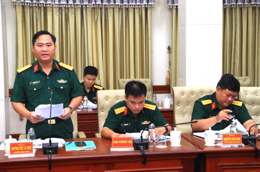 フイン・ベト・レ・カー大佐 - 第7軍区国防監察官が第7軍区第5師団師団長の職に異動・任命されました。写真:第7軍区