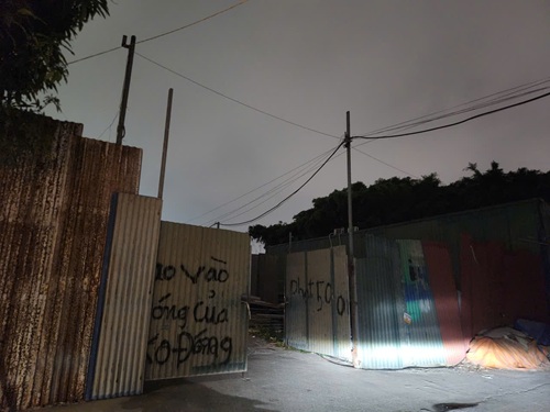 Hà Nội cắt điện hàng loạt nhà xưởng trái phép tại Thanh Liệt. Ảnh: Minh Hạnh