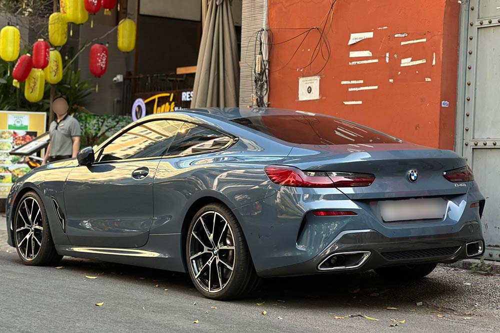 BMW 840i Coupe in rare color appears in Ho Chi Minh City. Photo: Phong Diep