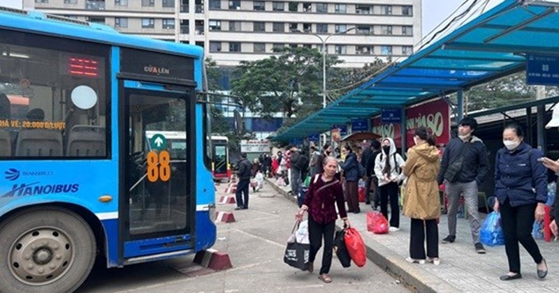 Kinh tế 24h: Giá xăng hạ nhiệt, doanh nghiệp vận tải giảm áp lực