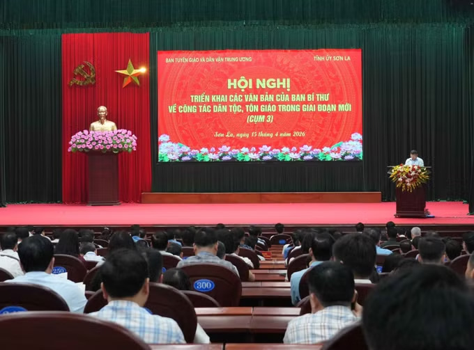 Hội nghị quán triệt, triển khai các văn bản của Ban Bí thư về công tác dân tộc, tôn giáo trong giai đoạn mới. Ảnh: