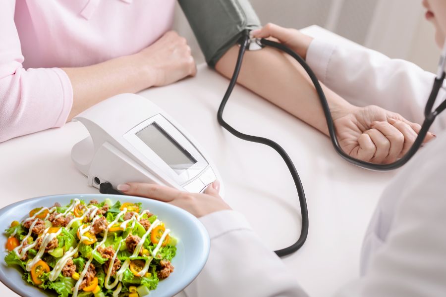 Food suggestions for people with high blood pressure that are easy to cook at home