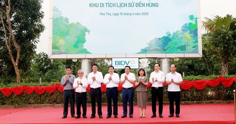 BIDV tài trợ màn hình LED hơn 50m2 tại Cổng Đền Hùng