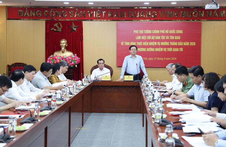 Phó Thủ tướng Hồ Quốc Dũng ghi nhận và đánh giá cao những nỗ lực của Bộ DT&TG trong bối cảnh là cơ quan mới thành lập (tháng 3/2025) nhưng đã nhanh chóng ổn định tổ chức, triển khai đồng bộ nhiều nhiệm vụ quan trọng. Ảnh: Gia Huy/VGP