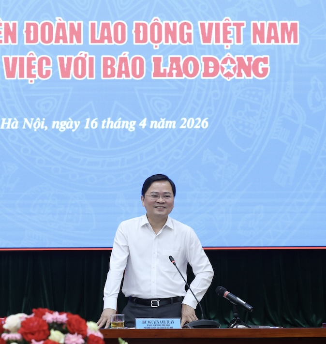 Ông Nguyễn Anh Tuấn - Ủy viên Trung ương Đảng, Phó Chủ tịch Ủy ban Trung ương Mặt trận Tổ quốc Việt Nam; Bí thư Đảng ủy, Chủ tịch Tổng Liên đoàn Lao động Việt Nam phát biểu tại buổi làm việc với Báo Lao Động sáng 16.4. Ảnh: Hải Nguyễn