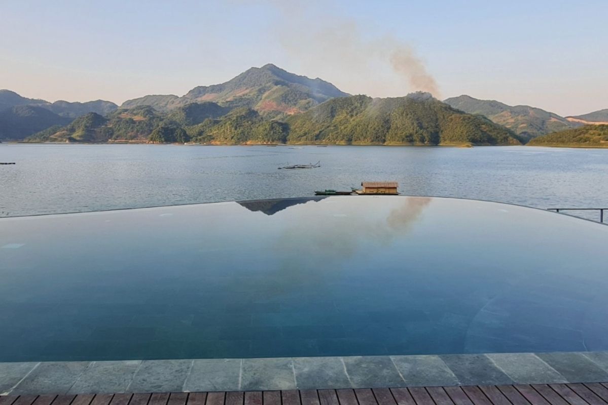 오늘 날씨 예보는 관광객들이 야외 활동을 탐험하고 즐기기 전에 정보를 참고하는 데 도움이 됩니다. 사진: 반 쭈옌