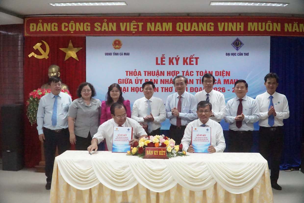 Ca Mau and Can Tho University sign cooperation agreement. Photo: Nhat Ho.