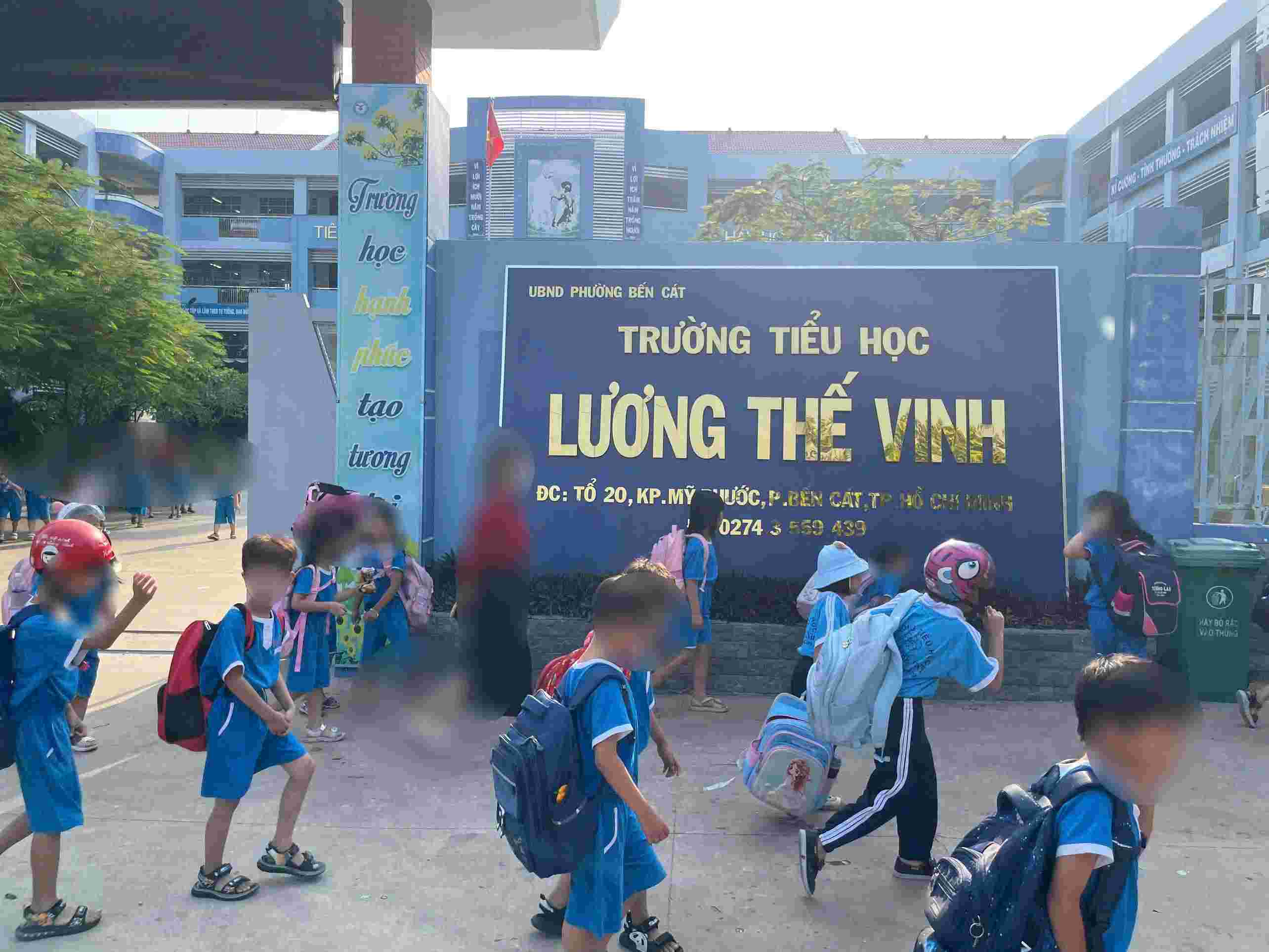 El incidente de un maestro castigando a un estudiante tomando una aguja para inyectarse en su mano ocurrió en la Escuela Primaria Lương Thế Vinh, Ciudad Ho Chi Minh. Foto: Đình Trọng