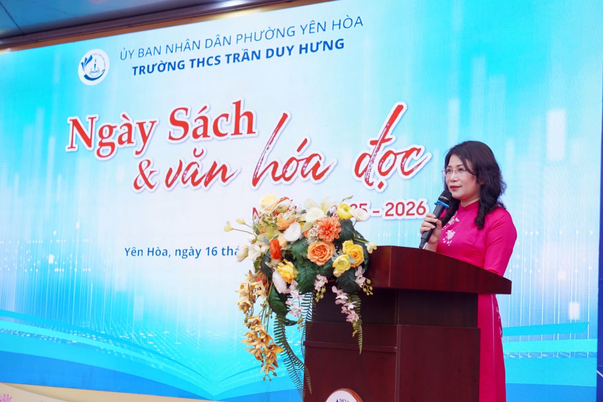 NGƯT Lê Kim Anh phát biểu tại chương trình, khẳng định ý nghĩa ngày hội. Ảnh: Văn Cương