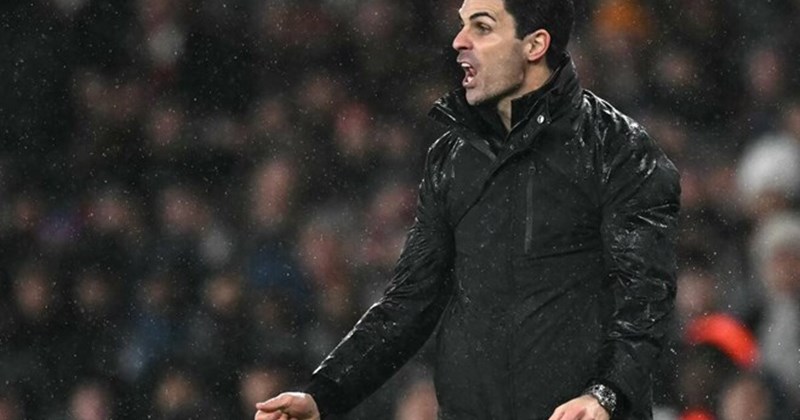 Arsenal đối mặt áp lực trong cuộc đua vô địch