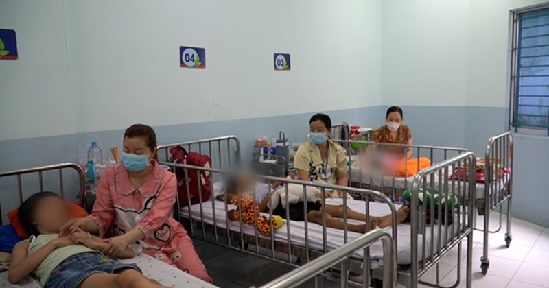 Nắng nóng: Số trẻ nhập viện tăng, bác sĩ cảnh báo bệnh đường tiêu hóa