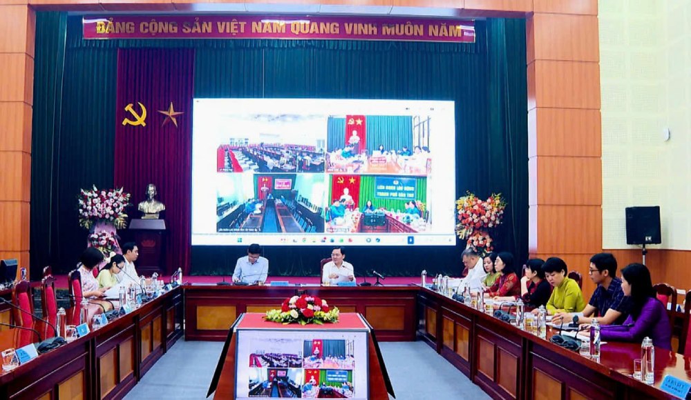 4월 16일, 황금 마음 자선 사회 기금 관리 위원회는 2026년 1차 정기 회의를 개최했습니다. 사진: 딘 히엡