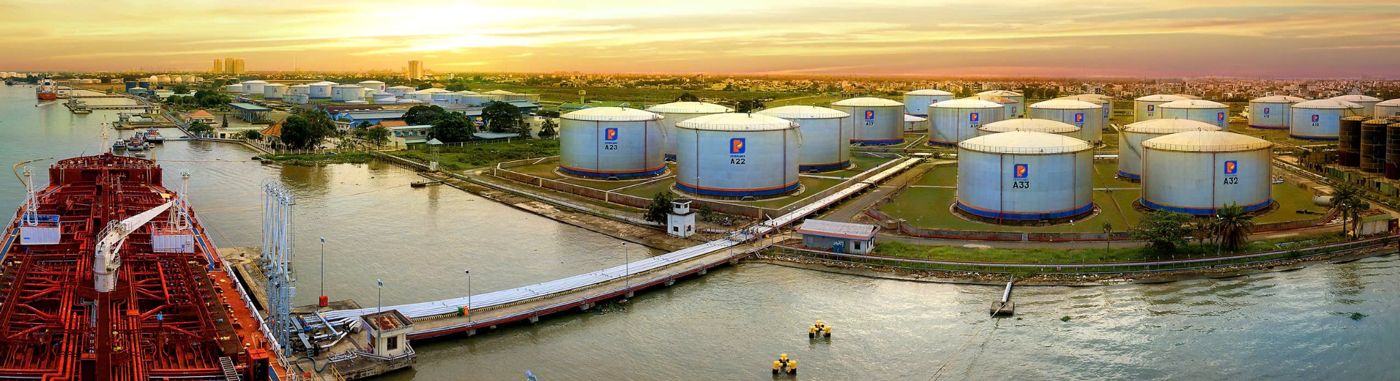 Petrolimex sở hữu hệ thống kho bể với tổng sức chứa lên tới hơn 2,2 triệu m3. Ảnh: PLX