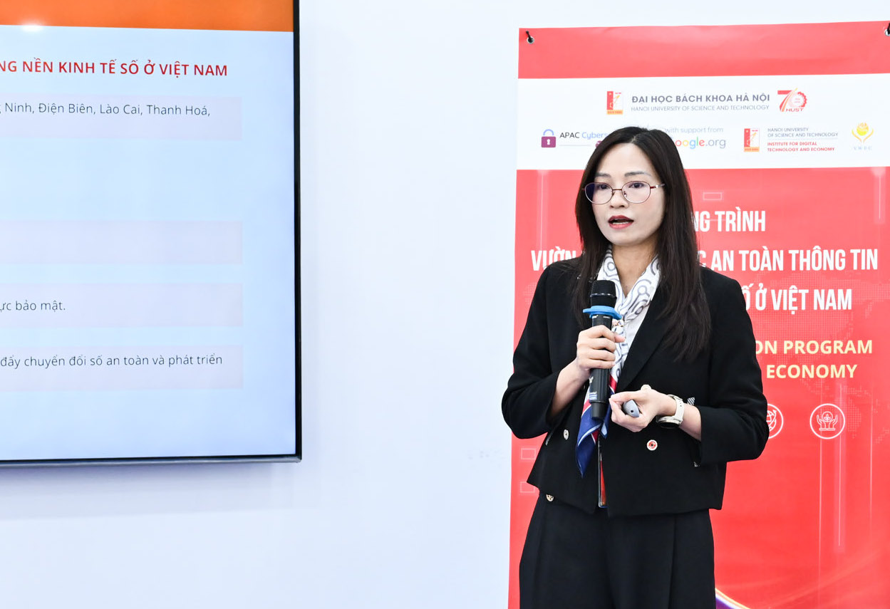 PGS.TS Nguyễn Thị Xuân Hoà - Phó Viện trưởng Viện Công nghệ và Kinh tế số. Ảnh: Duy Thành 