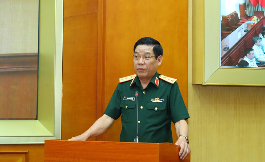 Senior Lieutenant General Nguyen Van Gau - Member of the Party Central Committee, Deputy Minister of National Defense chaired the conference. Photo: Ministry of National Defense