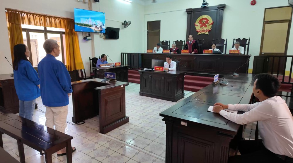 Loc and Tran were sentenced to a total of 38 years in prison for the crime of "Illegal trading of narcotics".