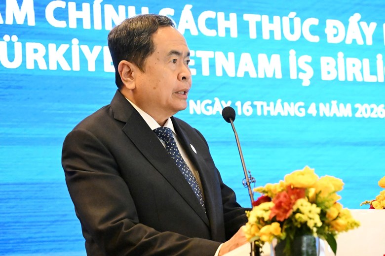 Politburo Member, National Assembly Chairman Tran Thanh Man speaks at the policy seminar to promote Vietnam - Turkey cooperation. Photo: Quochoi. vn