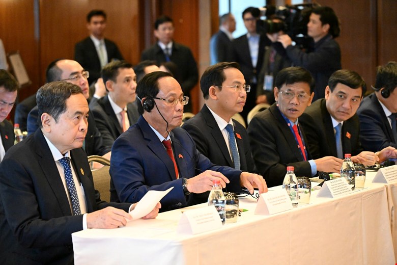 Chủ tịch Quốc hội Trần Thanh Mẫn và đoàn đại biểu cấp cao Việt Nam dự Tọa đàm chính sách thúc đẩy hợp tác Việt Nam - Thổ Nhĩ Kỳ. Ảnh: Quochoi.vn