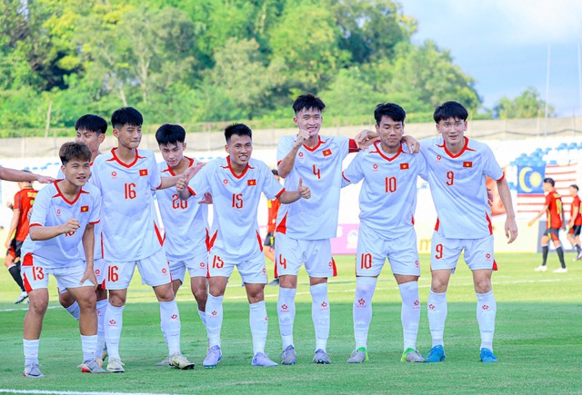 U17 Vietnam leads Group A at the 2026 U17 Southeast Asian Championship. Photo: VFF
