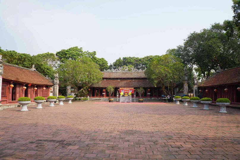 Không gian bên trong của Văn miếu Mao Điền. Ảnh: Công Hòa