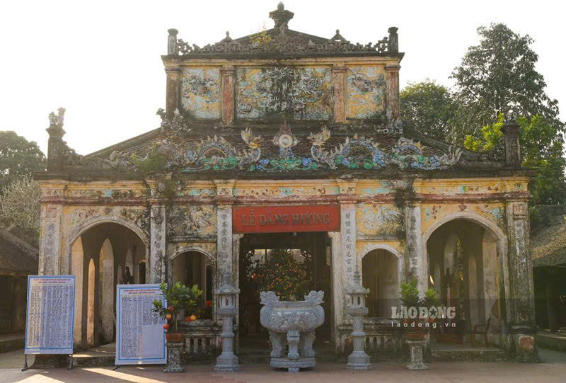 Special National Monument - Gray Temple in Ninh Binh. Photo: Ha Vi