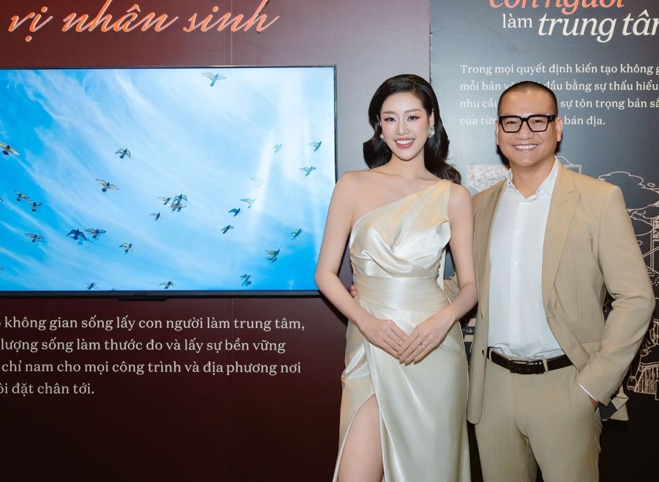 Khánh Vân acompaña a su esposo al evento. Foto: Comité Organizador.