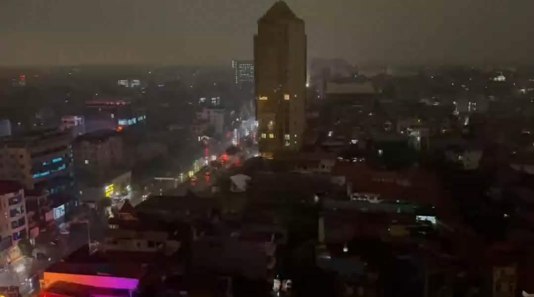 Thai Nguyen has heavy thunderstorms in the early morning. Photo: Xuan Phuong