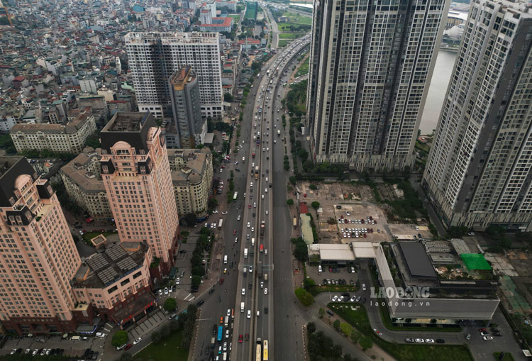 Hình ảnh nhìn từ trên cao tại nút giao Mễ Trì - Dương Đình Nghệ - Vành đai 3. Ảnh: Tùng Giang - Đinh Thiện