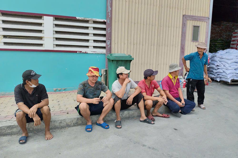 Power outage at Phuoc Dong industrial park (Tay Ninh province) causes many workers to temporarily stop working. Photo: DNCC