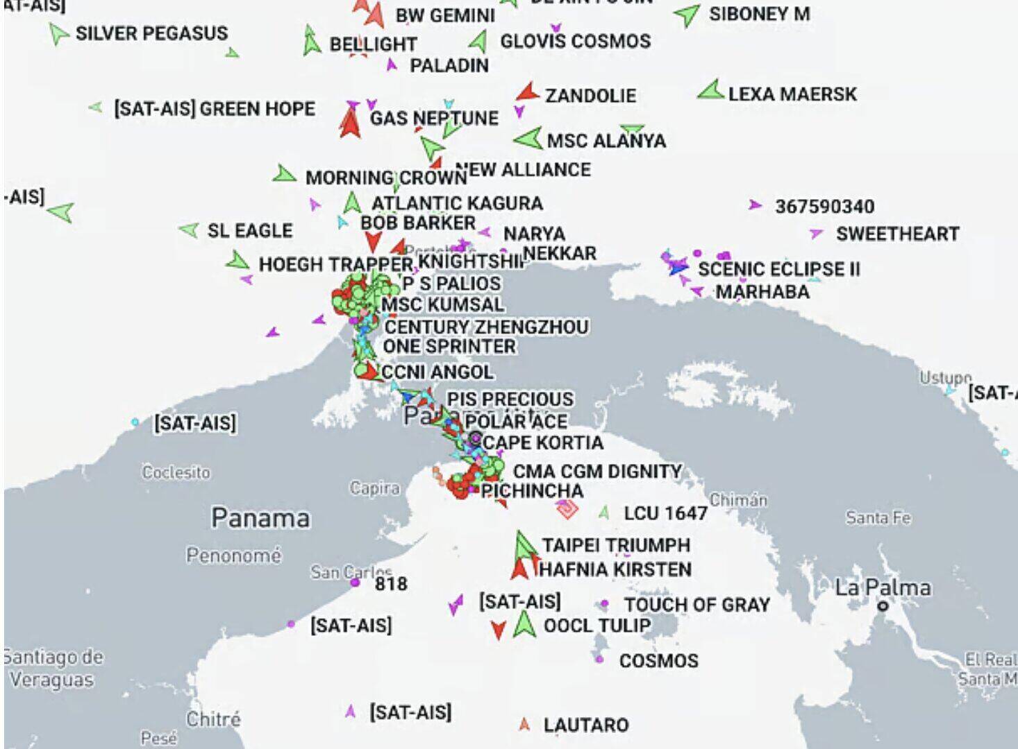 Hàng dài tàu thuyền đang di chuyển qua kênh đào Panama tính đến 6h35p sáng (giờ châu Á), ngày 17.4.2026. Ảnh: Marine Traffic