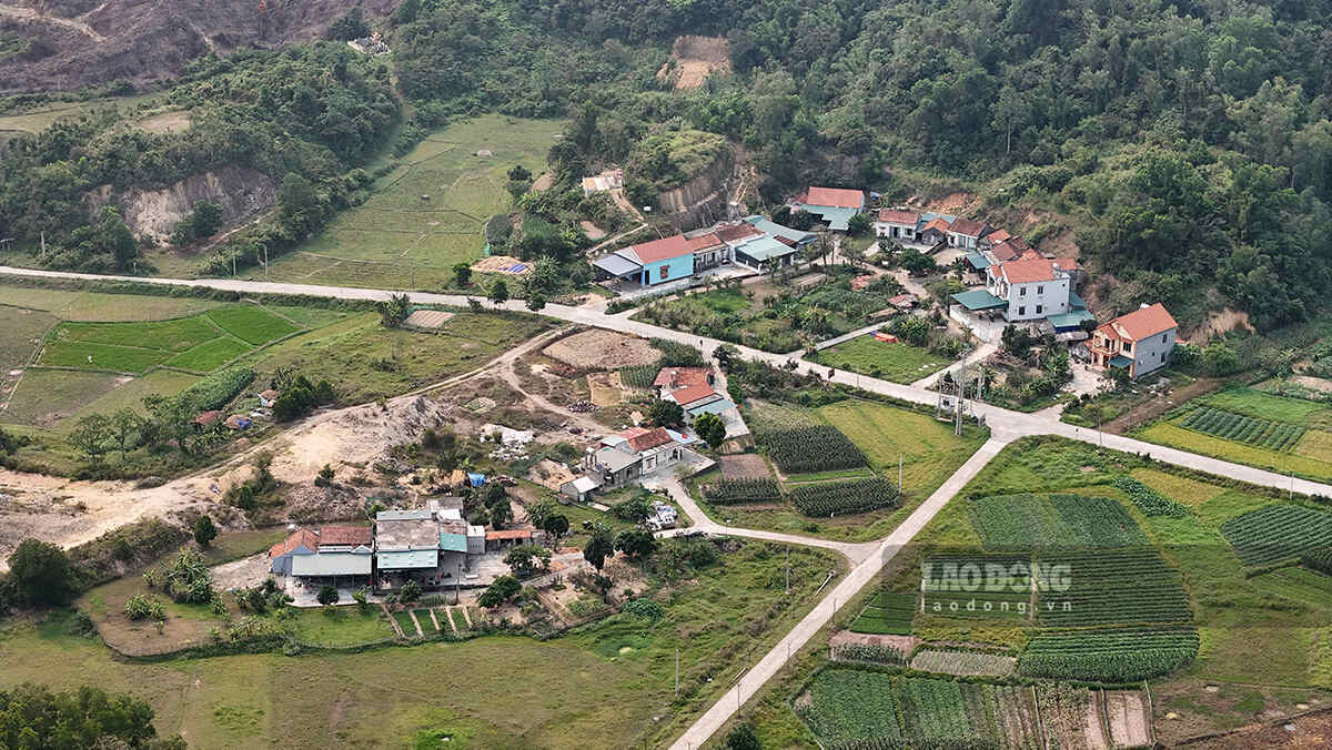 Ông Đồng Mạnh Hùng - Phó Chủ tịch UBND xã cho hay, Cái Chiên là xã đảo duy nhất ở tỉnh Quảng Ninh không thực hiện việc sáp nhập mà giữ nguyên về diện tích, dân số để thực hiện mô hình chính quyền 2 cấp từ ngày 1.7.2025. Hiện tại địa phương có 740 nhân khẩu. Nếu không tính 13 đặc khu thì xã Cái Chiên có dân số ít nhất toàn quốc so với các xã, phường.