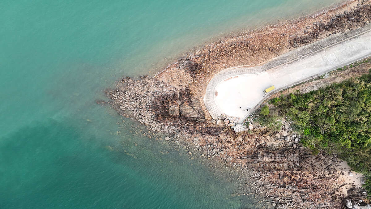 Cái Chiên xác định phát triển kinh tế biển, đặc biệt là thủy sản và du lịch, phải đi đôi với bảo vệ môi trường sinh thái. Tuy nhiên, theo ông Hùng, mặc dù có khá nhiều lợi thế để phát triển du lịch tuy nhiên cũng tồn tại một số khó khăn. “Trong thời gian tới, chúng tôi cũng phải xác định, đồng thời phải có kinh tế đầu tư hạ tầng. Chúng tôi cũng đề nghị tỉnh có đầu tư thêm liên quan đến cảng và đường“, ông Hùng nói.