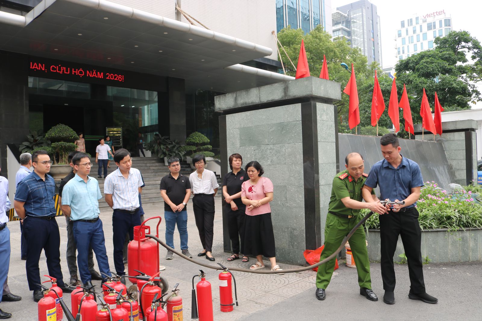 Học viên được hướng dẫn một số kỹ năng cứu nạn cứu hộ, sơ cấp cứu ban đầu