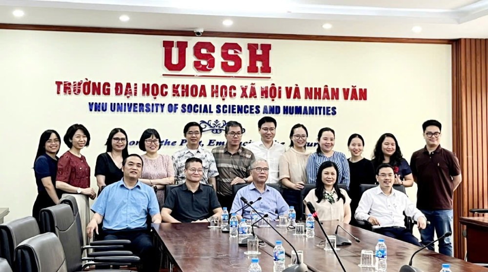 Seminar "Managing intellectual property rights in the era of artificial intelligence in higher education institutions: legal challenges and ethical standards" organized by the Trade Union of the Faculty of Philosophy and Management. Photo: Thu Hang