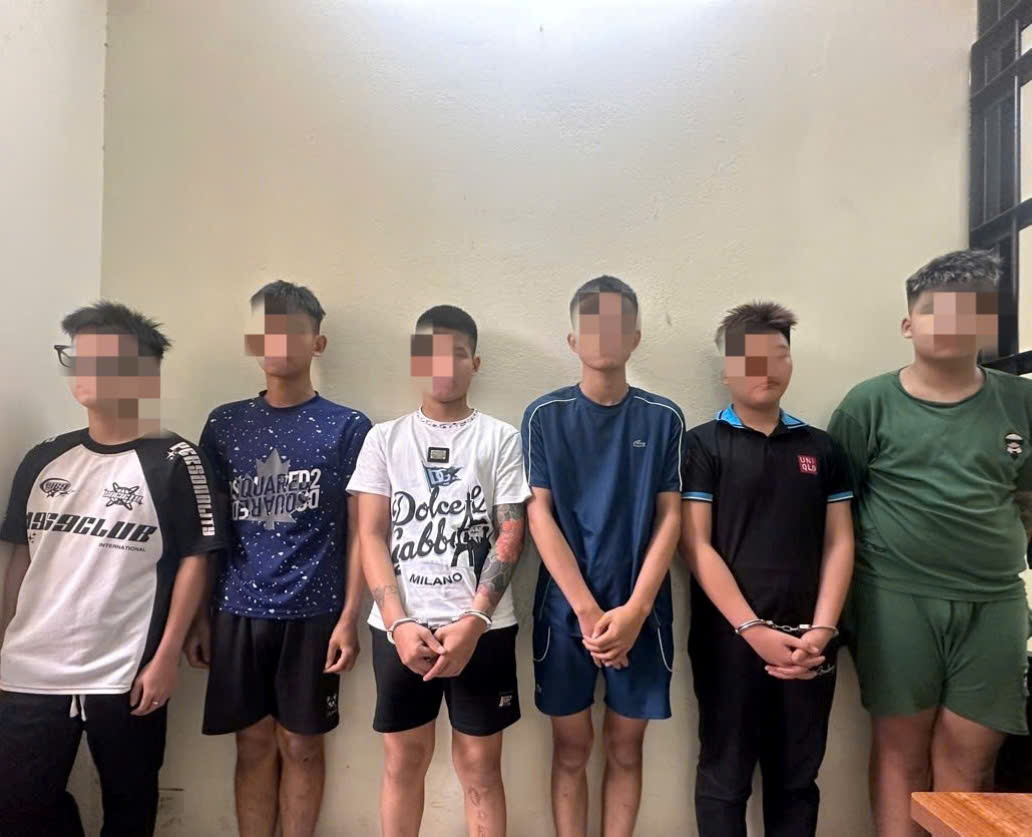 Các đối tượng và tang vật liên quan. Ảnh: Công an Hải Phòng