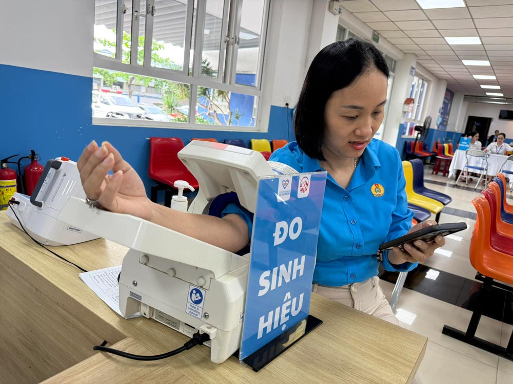  Bệnh viện Đa khoa Tâm Trí Quảng Nam phối hợp tổ chức chương trình hội thảo và tầm soát ung thư tuyến giáp miễn phí cho nữ đoàn viên, người lao động trên địa bàn. Ảnh: Công đoàn Nam Phước