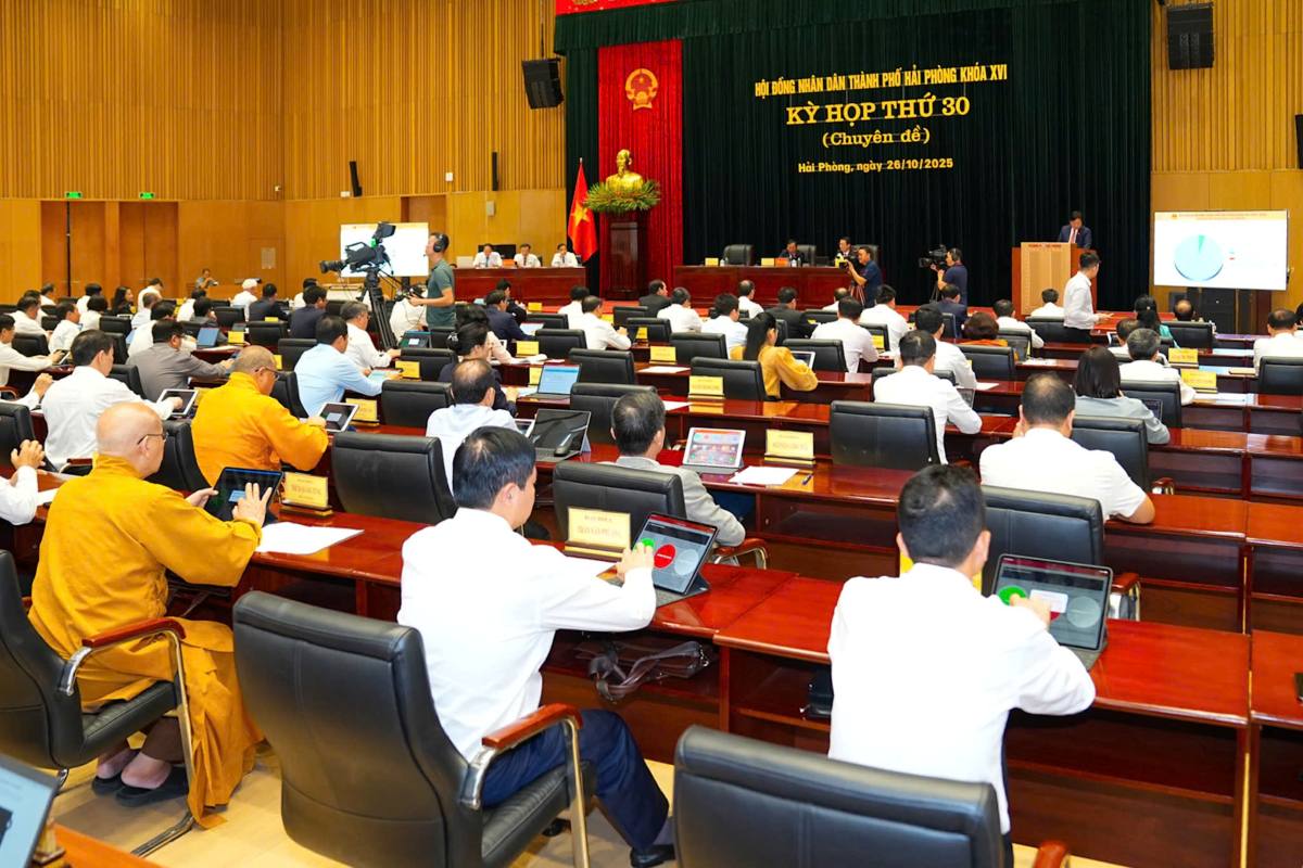 30th session of the 16th City People's Council. Photo: Hai Phong e-Portal