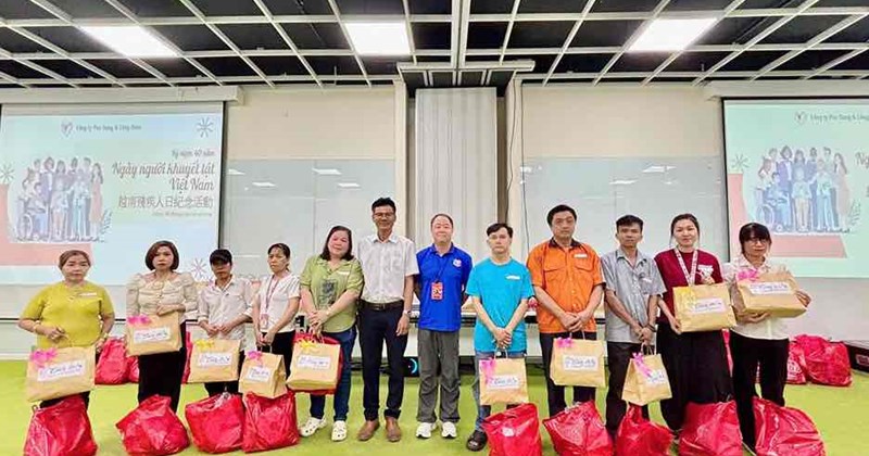 Đồng Nai: 50 công nhân khuyết tật khó khăn nhận quà hỗ trợ