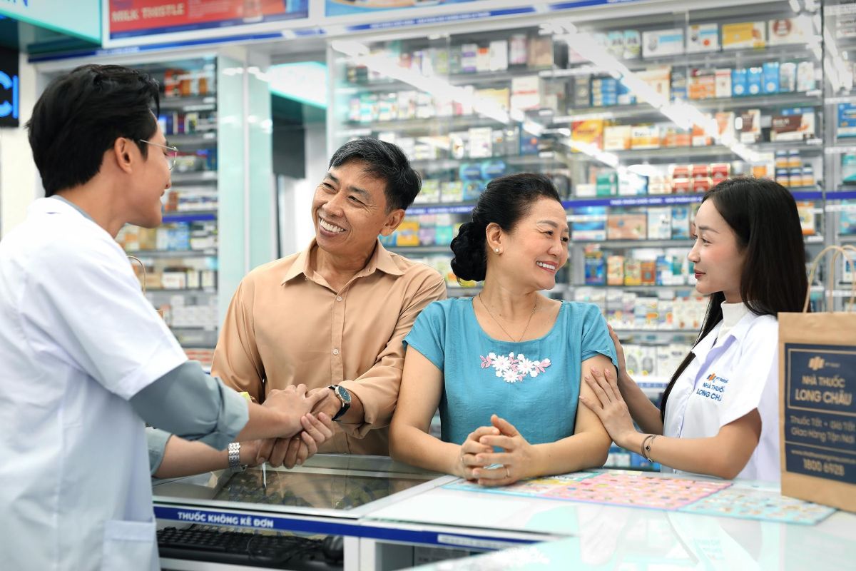Đội ngũ y tế Long Châu vững chuyên môn, trở thành người bạn sức khỏe đáng tin cậy của hơn 33 triệu người Việt. Ảnh: Long Châu 