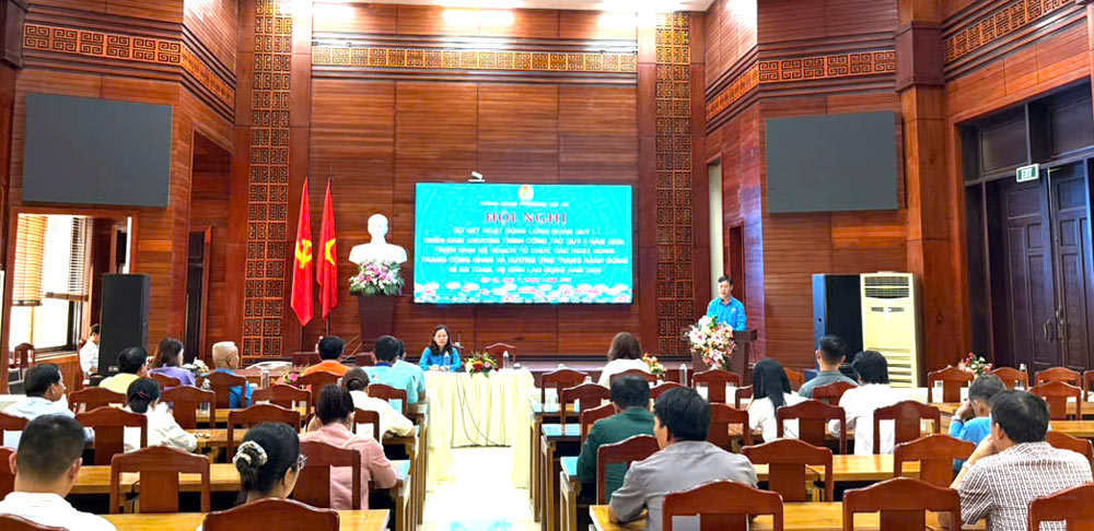 Hoi An Ward Trade Union organizes a conference to summarize trade union activities in the first quarter of 2026, summarize 10 years of implementing Resolution 7c/NQ-TLĐ and launch Workers' Month, Action Month on occupational safety and health in 2026. Photo: Hoi An Trade Union