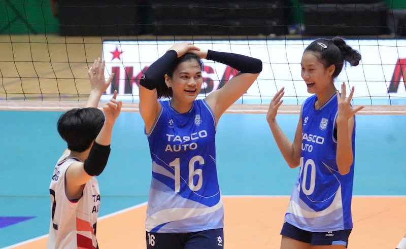 Hanoi Tasco Auto leads the women's volleyball national championship rankings. Photo: VFV