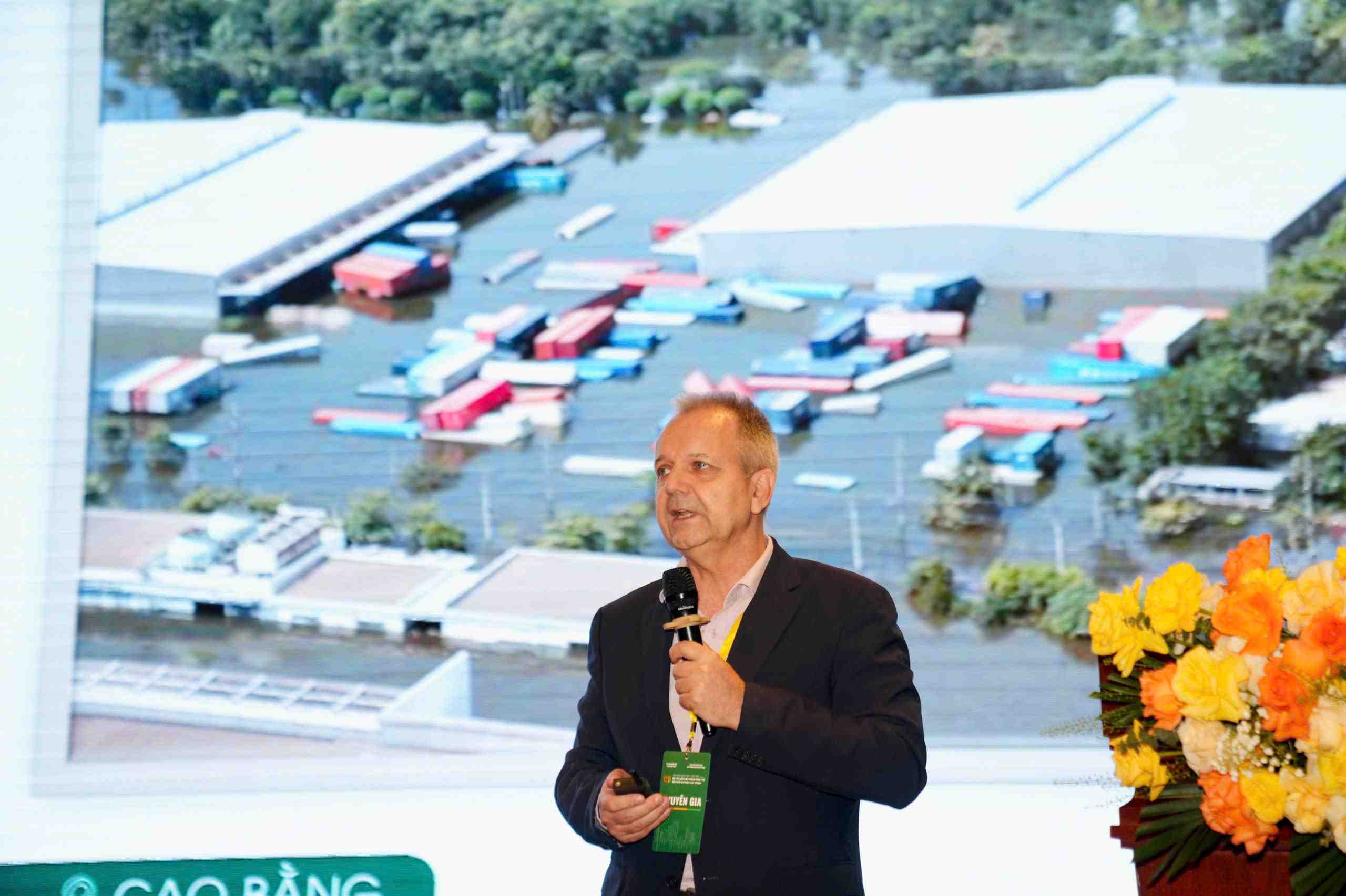 Cuộc hội thảo quy tụ những chuyên gia trong và ngoài nước. Ảnh: Hoàng Điệp