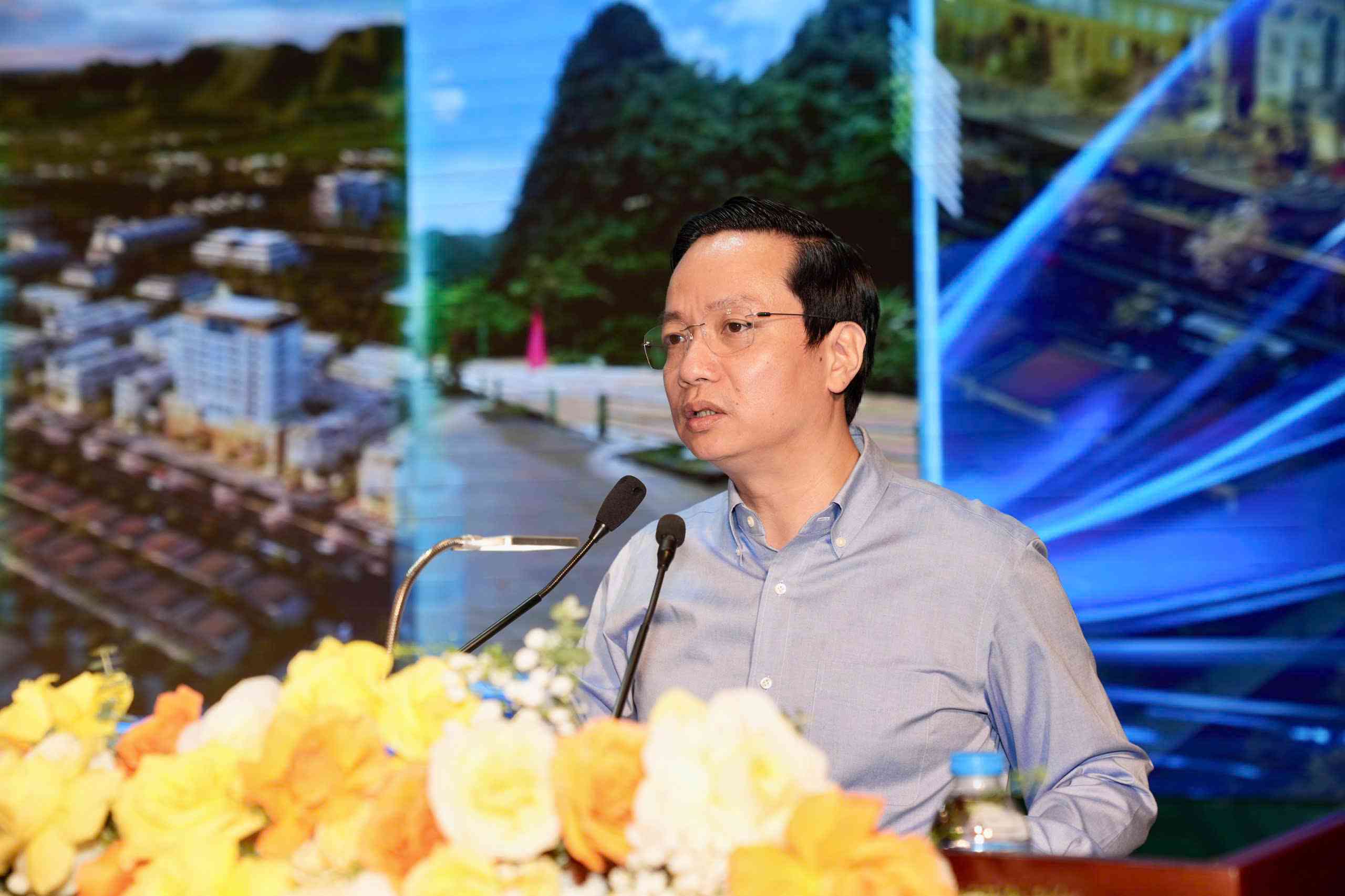 Chủ tịch UBND tỉnh Cao Bằng Lê Hải Hòa phát biểu tại hội thảo. Ảnh: Hoàn Điệp